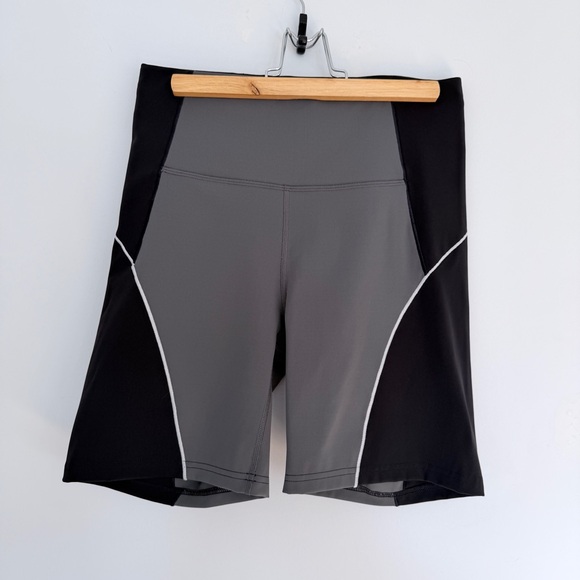 TnAction TnaSLICK VERTEX Hi-Rise 7” Short in Black/Coal Grey - Picture 2 of 8